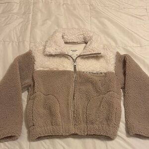 NWOT Abercrombie Sherpa Tan & Brown Teddy Cropped Jacket Size XXS
